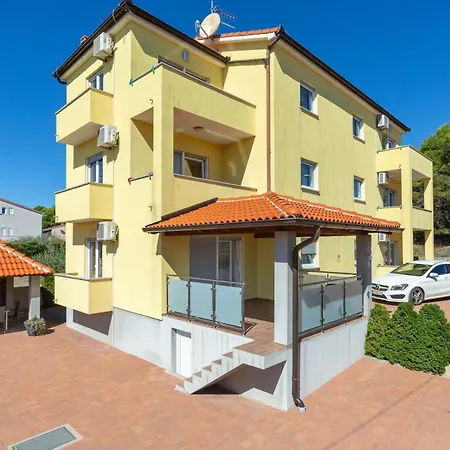 Apartment Tina - A2 First Floor - Mpolo Medulin